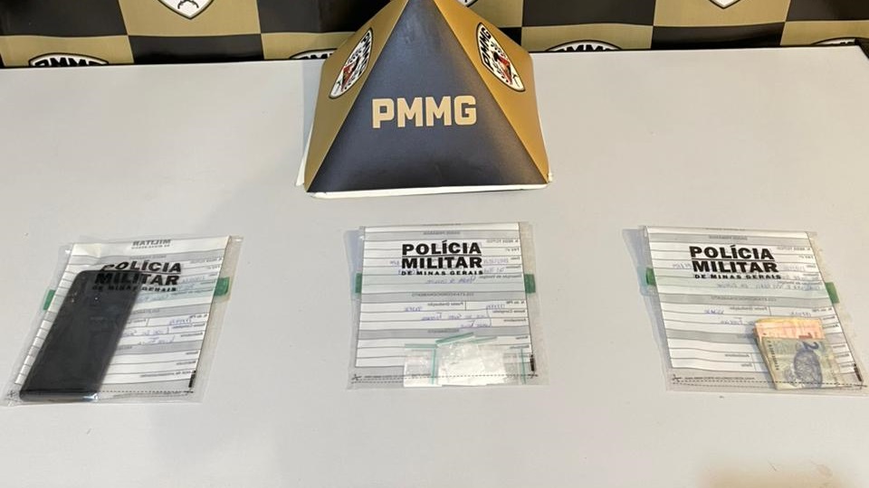 Homem é preso por envolvimento com tráfico de drogas no Bairro Vila Esperança em Santos Dumont